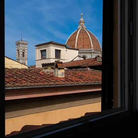 Explore Florence, Your Unforgettable アパート